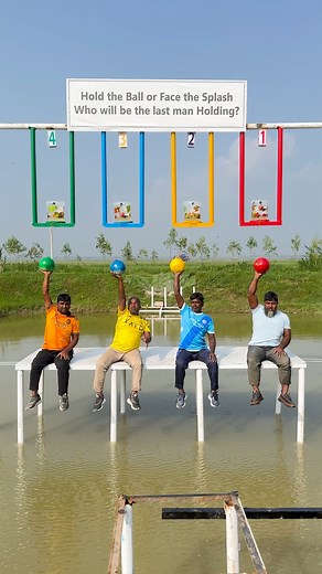 hold the ball or face the splash! who will be the last man holding? last two made it pure entertainment | SS Food Challenge