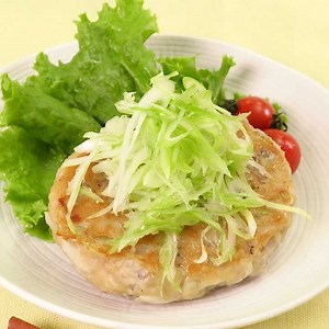 びっくりするほどジューシー！ こんにゃくのヘルシーハンバーグのレシピ動画・作り方 | デリッシュキッチン