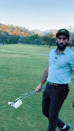 Manolo Teaches Golf: Club House Smackdown