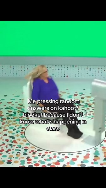 Random Answers on Kahoot and Blooket Gameplay