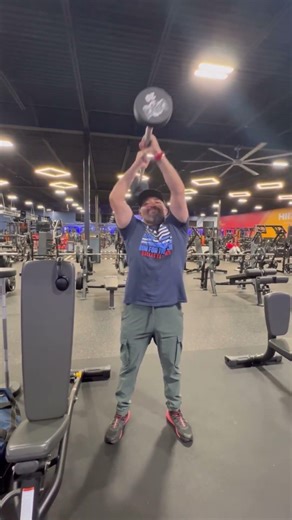 Delt definition ongoing. #crunchfitness #grateful