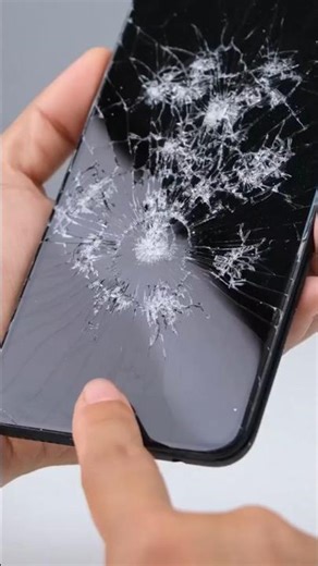 Why Do Cracked Phone Screens Still Work? 😳#Tech #Electronics #Engineering