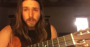Willie Nelson's son sings Sound of Silence
