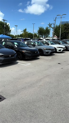 6 ¿Buscas un vehículo? Tenemos opciones para todos los gustos y presupuestos. En Honda of South Miami encontrarás una excelente selección de vehículos certificados de uso y los nuevos modelos Honda con promociones disponibles. Ya sea que estés buscando la mejor relación calidad-precio o quieras estrenar un Honda nuevo, con gusto te ayudaré a encontrar la opción ideal. • Honda of South Miami Denis Guadamuz Escríbeme por mensaje directo o llámame para más información. ¡Será un placer atenderte! #m