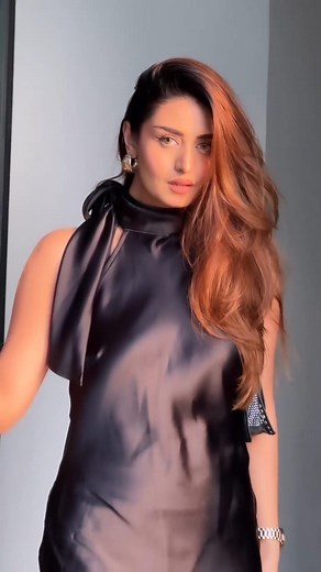 #modelshoot #fashionblogger #modeling #modelgirl #fashiondesigner | Shipra Srivastava