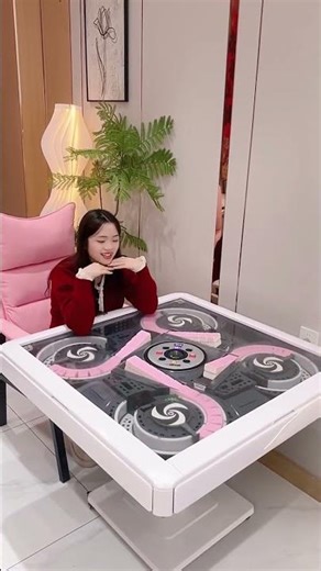 This is an automatic mahjong table that shuffles and sorts tiles internally.