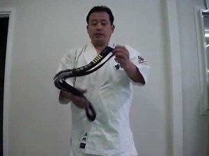空手着 帯の締め方 ・・。心輝会空手道場 代表 玉城厚志