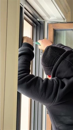 WINDOWS. The Art of Maturing Gracefully