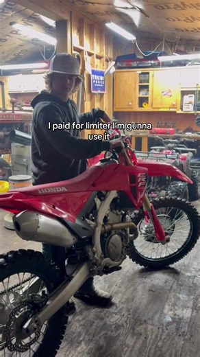 crf250r_rippa1 (@crf250r_rippa1)’s video of rev limiter