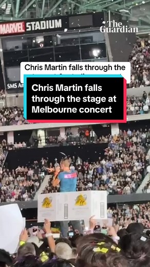 Chris Martin's Stage Mishap at Melbourne Concert