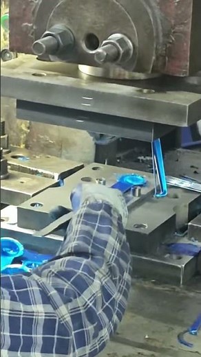 Stainless Steel Spoon Deburring #machine #factory #factoryproducts #stickwelding #spoon