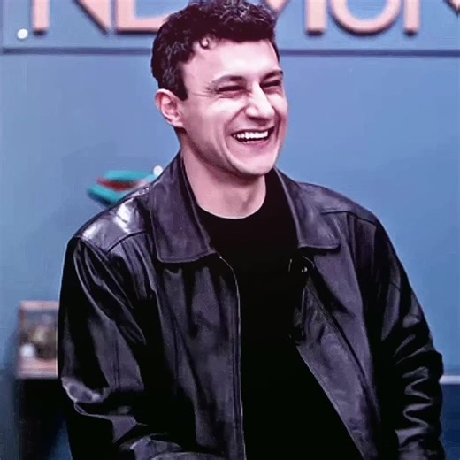 if the rumor is true and alper is really gonna leave uzak sehir at the end of season 2, it’s over for me… the show is already starting to fall apart, im NOT watching it without sahin and sahnar! but nothing has been confirmed yet so pls stop acting like it’s sure he is gonna leave (im tired to read all these messages on my comment section 💀) // scp @🌙 ac @juliiaudios #alperçankaya #uzakşehir #uzaksehirdizisi #şahinalbora #şahnar