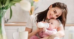 Veja como evitar refluxo gastroesofágico em bebês