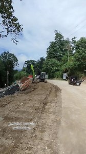 No compactor 🤔 No problem 😃👌 Diskarte lang ang baon😁✌️ #excavatoroperator #excavator #fypシ゚ #videoviralシ | Pamisa Vernie Cabaraban