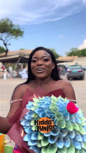 This lady just gave a whole shout-out to her boyfriend during her interview with Kiddo Junior! She said without his support, graduation would’ve been tougher. Love is sweet oo. 😂❤️🎓 #ATU #Graduation #KiddoJunior #LoveSupport