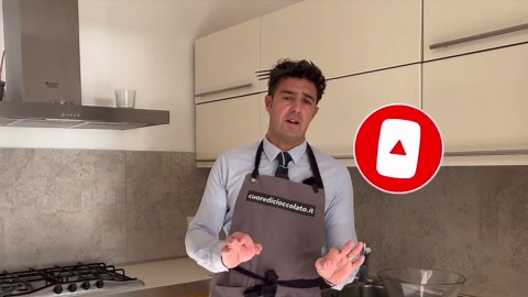 The Fastest Way to Pick Berries – This Trick Will Save You Hours!