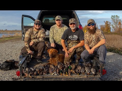 Epic Duck Hunting Big Rice Ponds in California (4 Man limits!!!)