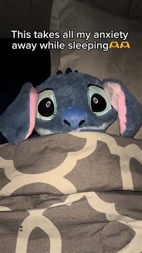 This is the best sleeping buddy❤️❤️ #disney #breathingstitchplush #sleep