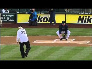 2012/05/25 Gaylord Perry's first pitch