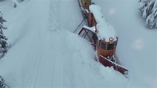 Unstoppable! Massive Train Smashes Through Feet of Snow After Epic Storm (1)