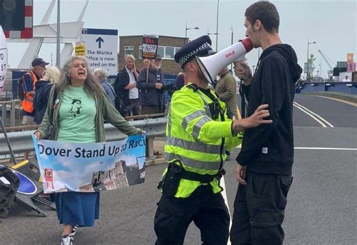 Protesters clash at anti-immigration rally