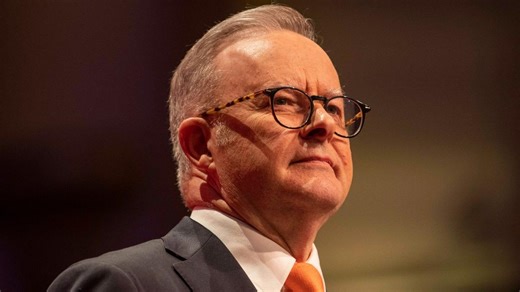 Federal government looks to cut up to 28,000 public service jobs