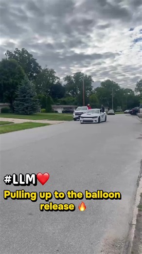 Balloon Release Memorial Ideas: How to Plan a Car Ride Tribute
