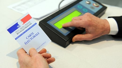 Vote par anticipation: comment le gouvernement veut utiliser les machines à voter