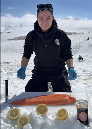 Your favorite sushi experience, now brought to your events. Fresh sashimi, live setup, and top quality in every bite.