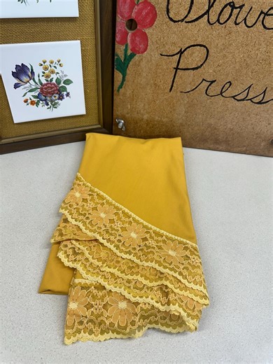 Vintage Goldenrod Tablecloth Round With Lace Trim Yellow: Retro Mid Century Fall Decor - Etsy