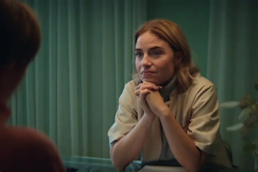 Tiene una sola temporada y capítulos de media hora: la miniserie de Netflix para maratonear