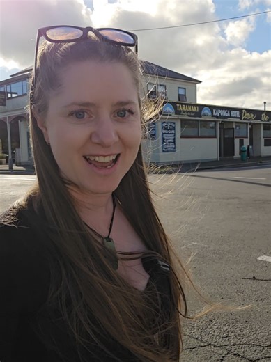 Kaponga rolled out the red carpet! #smalltown #localpub #taranaki #ballingonabudget #nightout