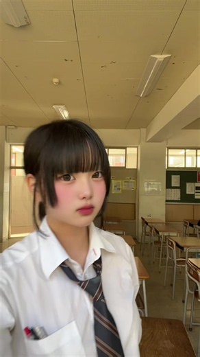 世間的な受け狙ったらやっぱりすっぴんの方がいいよなー、