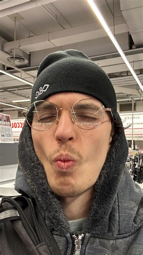 Drag | FASHION and OOTD | Here is the rotation of outfits you wanted to see today, many styles and many colors, based on layering and above all with various shapes... | Instagram