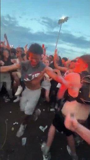 Baby Keem performs "family ties" Live at Summer Smash Festival 2026
