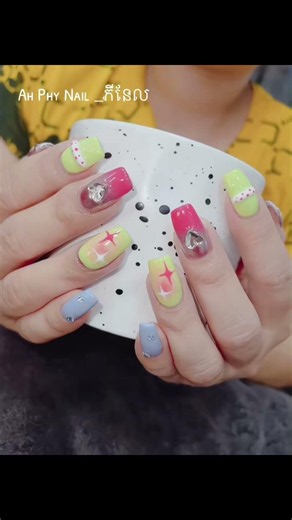 Sparkling Crystal Nail Art 💎