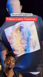 Eggali ya Alien Skin elumbye Pallaso ku stage era wabaddewo okulwana neya Pallaso. Polisi neyimiriza ekivulu Bibadde ku Mpele festival eya Crysto Panda ebadde ku Forest Park, Buloba | Umar EDurban