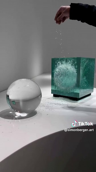 Exploring Glass Art: From Abstraction to Figuration