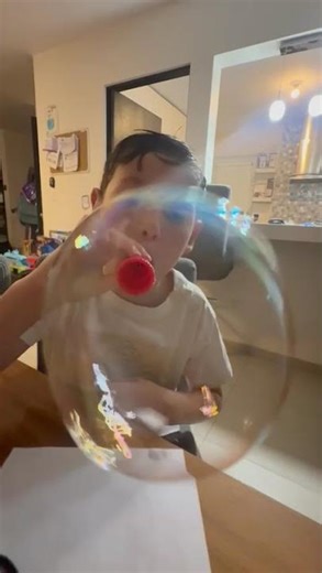 Amazing Experiment: Papper inside a bubble