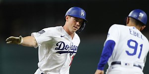 Dodgers all set at catcher with Smith, Barnes