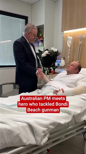 Heroic Shopkeeper Tackles Bondi Beach Gunman
