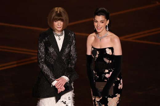 Anna Wintour 'snubs' Anne Hathaway in Devil Wears Prada Oscars moment