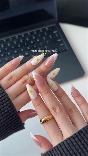 Spring Flower Nail Art Ideas for 3D Designs