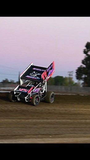 New track record for Justin Sanders Racing at the Stockton Dirt Track with the Sprint Car Challenge Tour #fblifestyle #trackrecord #quicktime #dirttrack #racing #qualifying | Watte12worth Photography