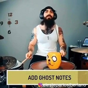 This is a mind bender just listening to it, let alone being able to play it 🤯🤯 | The Solo Show