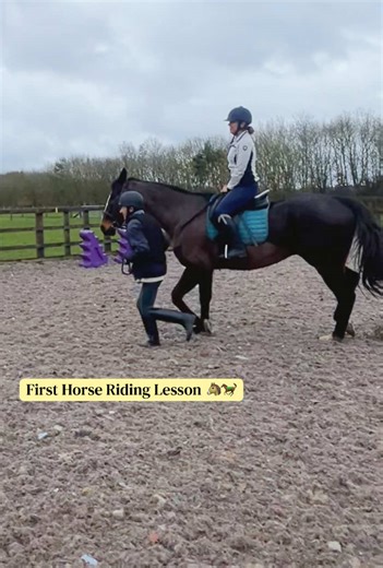 My first horse riding lesson 🐴🐎 👉🏼Instructions: stay cool, heel down and keep your bum down on the saddle. Reality: stressing in my head, heel kept moving and I’m trying hard not to fly off the saddle ☺️ seriously so much fun! Very grateful 🙏🏼 thank you @Lozz my horse girl - horse life is toughhhh 😅🪏 #horseridinglesson #horsegirlvibes #horseoftiktok #adventurevibes #horseriding