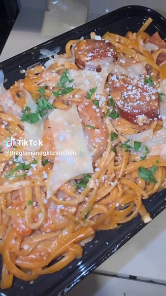 Jambalaya pasta W/ garlic bread, Cherry or Blue raspberry kool aid candy freeze to sip. Biscoff lovers or fruity pebbles cake slice for dessert #fyp #soldout #platesforsale #jambalaya #pasta #foryoupage #cherry #blueraspberry #koolaid #oaklandca #exqusite #eatery #fruitypebblestreats #trending #biscoffcookie #bananapudding #dinnerideas #dailymotivation #foodgasm #explorepages #viral
