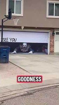 IT Clown Halloween Decorated Garage