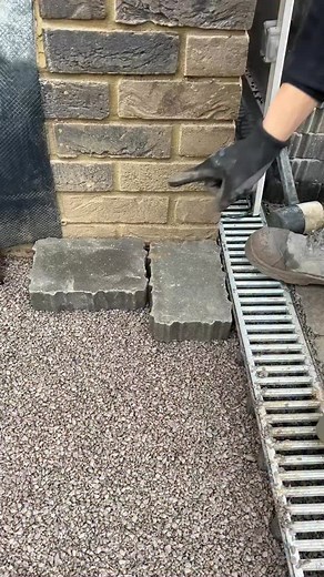 do it right ✅ #construction #landscape #work #fyp #landscaping #paving #job #house #garden #tiles #drive #driveways #pavingblocks #blocks | Lnxgroundworksltd
