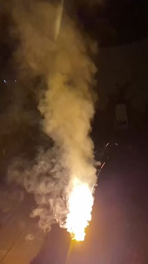 Bengalisches Feuer von @nicofeuerwerk 🔥 #BOSSUpYourGame #pyrochecker #bengal #ultra #bunt #pyro #pyromania #gamechanger